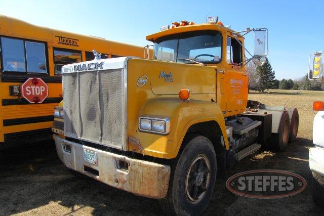 1989 Mack RW613_0.JPG